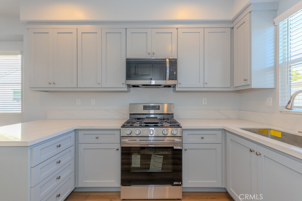 6180 Lincoln Avenue 7