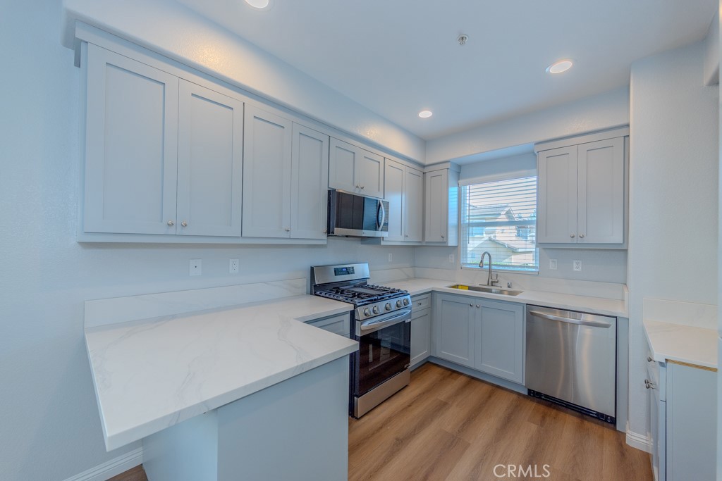 6180 Lincoln Avenue 7