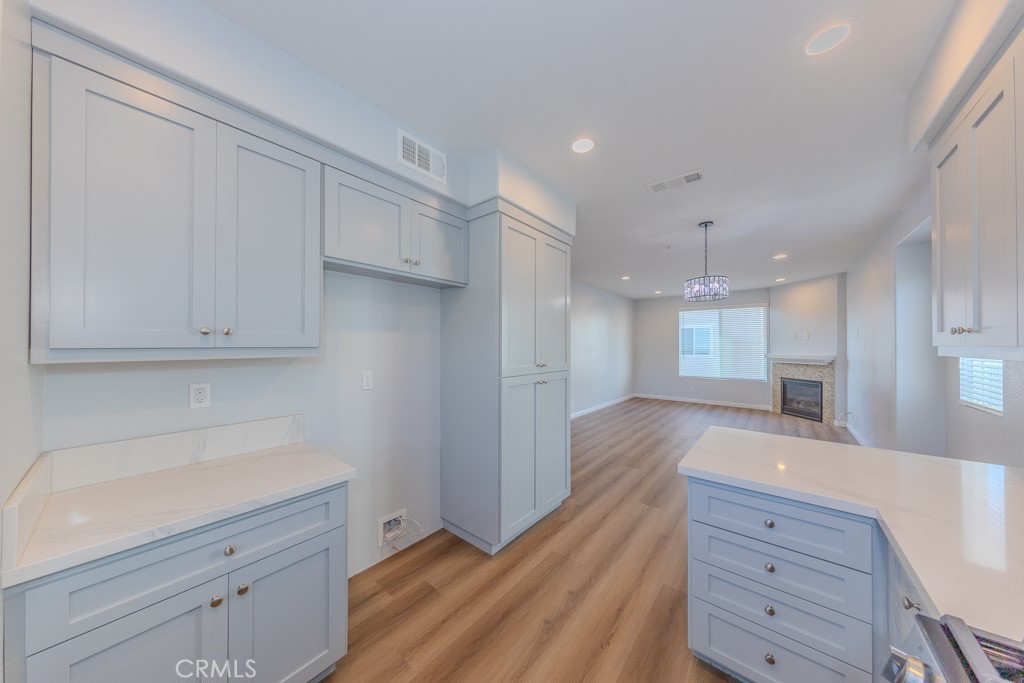 6180 Lincoln Avenue 7