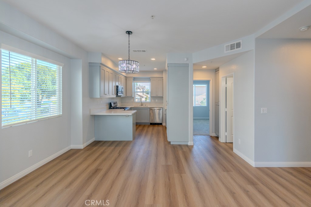 6180 Lincoln Avenue 7