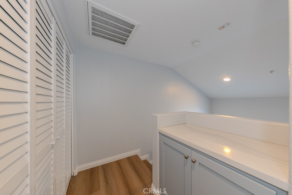 6180 Lincoln Avenue 7