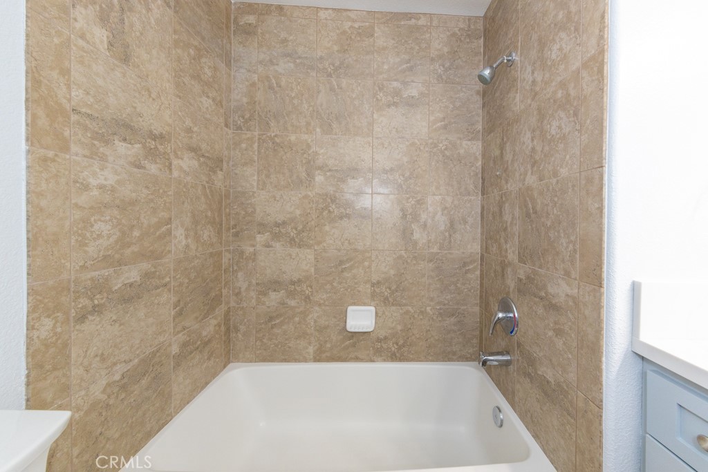 6180 Lincoln Avenue 7