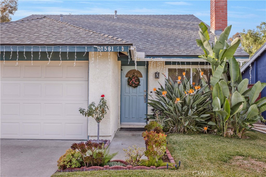 22581 Via Loyola