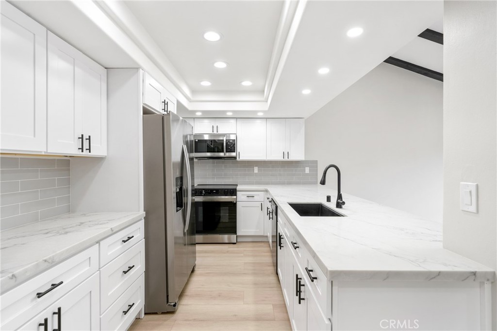 9374 Fleetwood Street