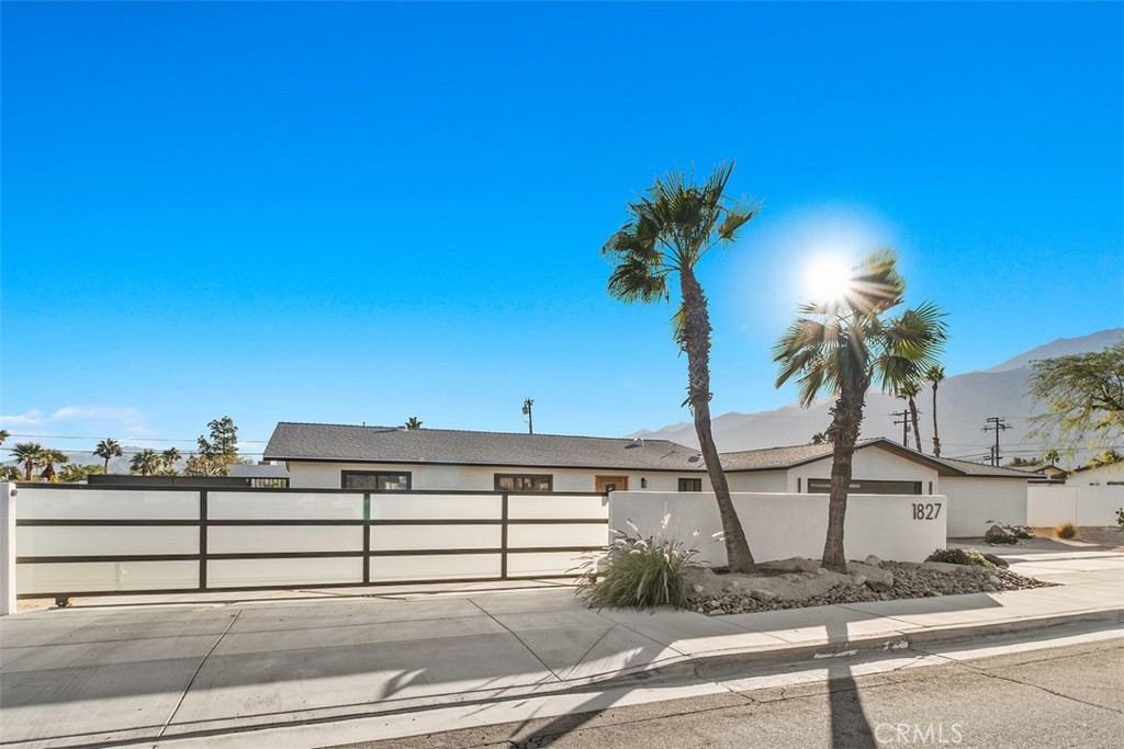 1827 E Racquet Club Road