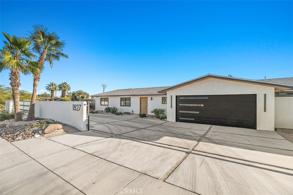 1827 E Racquet Club Road