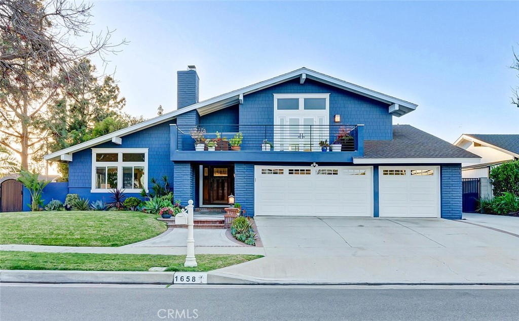 1658 N Yurok Street