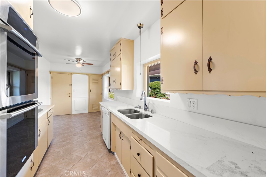 1910 N Greenbrier Street