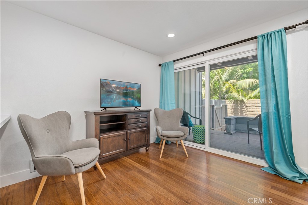 17082 Pacific Coast Highway 102