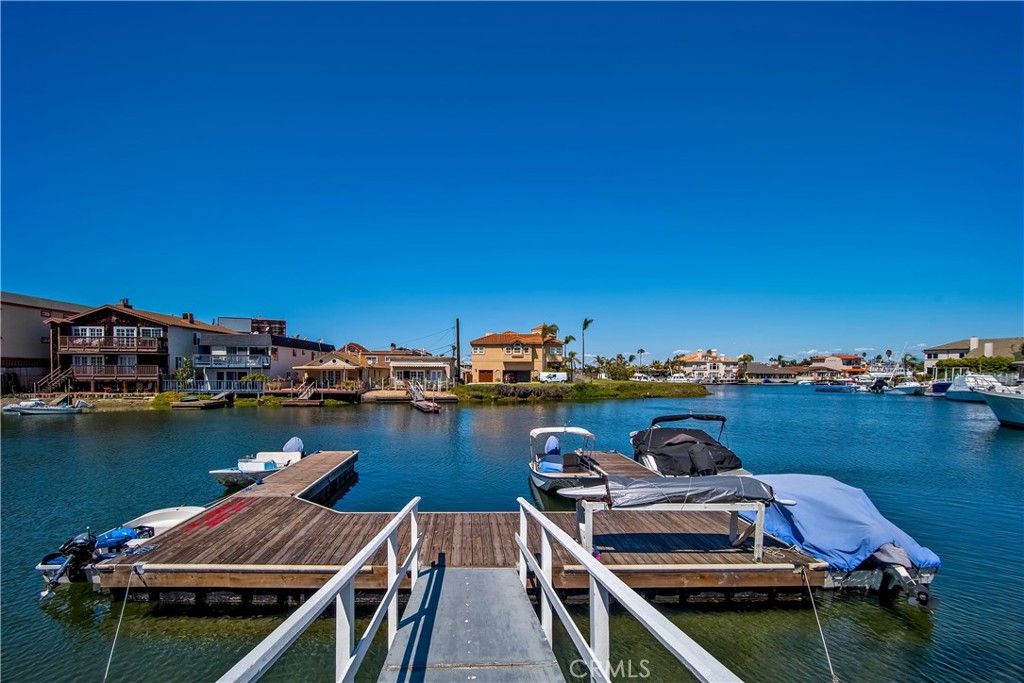 17082 Pacific Coast Highway 102