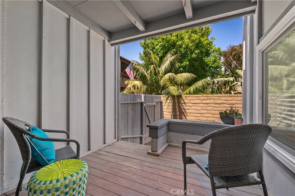 17082 Pacific Coast Highway 102