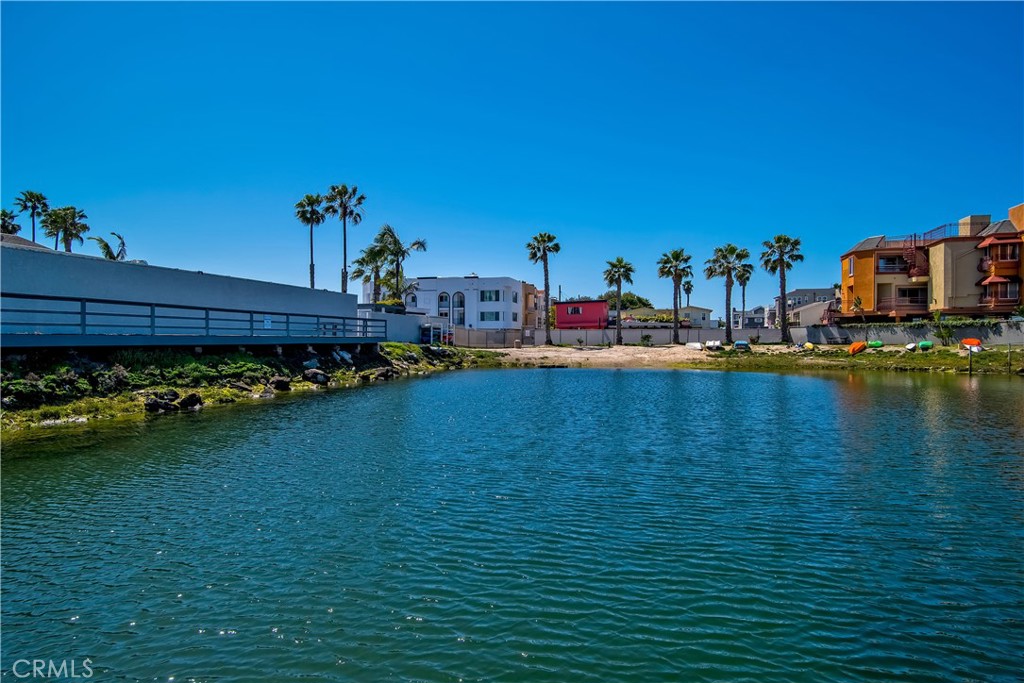 17082 Pacific Coast Highway 102