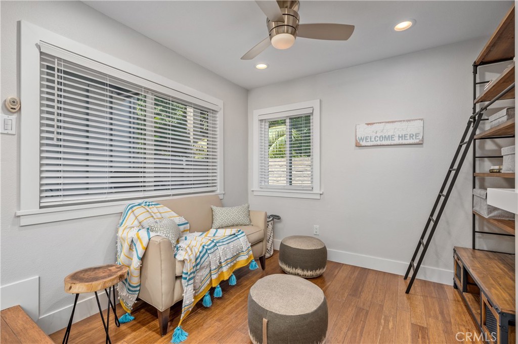 17082 Pacific Coast Highway 102