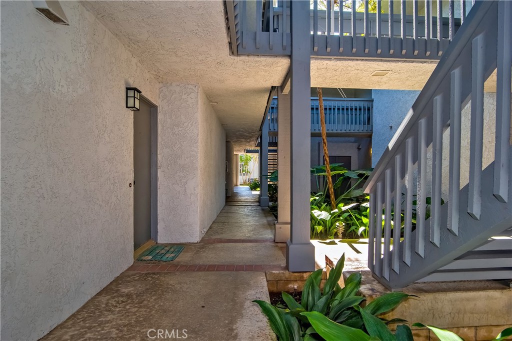 17082 Pacific Coast Highway 102