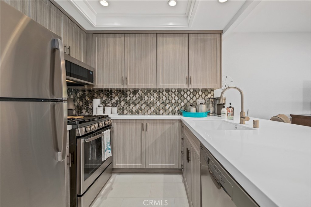 17082 Pacific Coast Highway 102