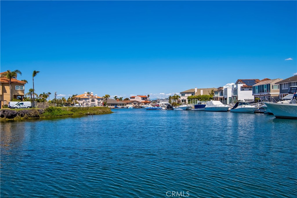 17082 Pacific Coast Highway 102