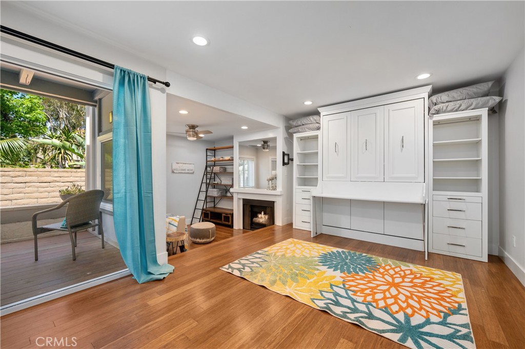 17082 Pacific Coast Highway 102