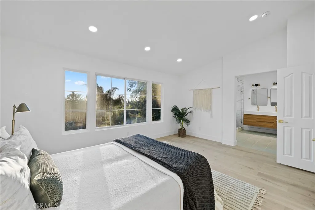 22751 Maplewood