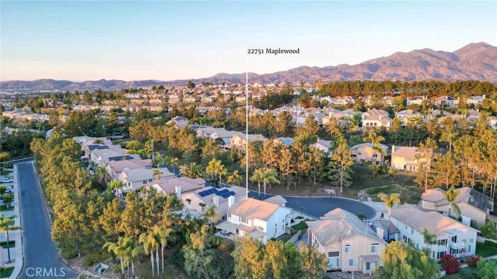 22751 Maplewood