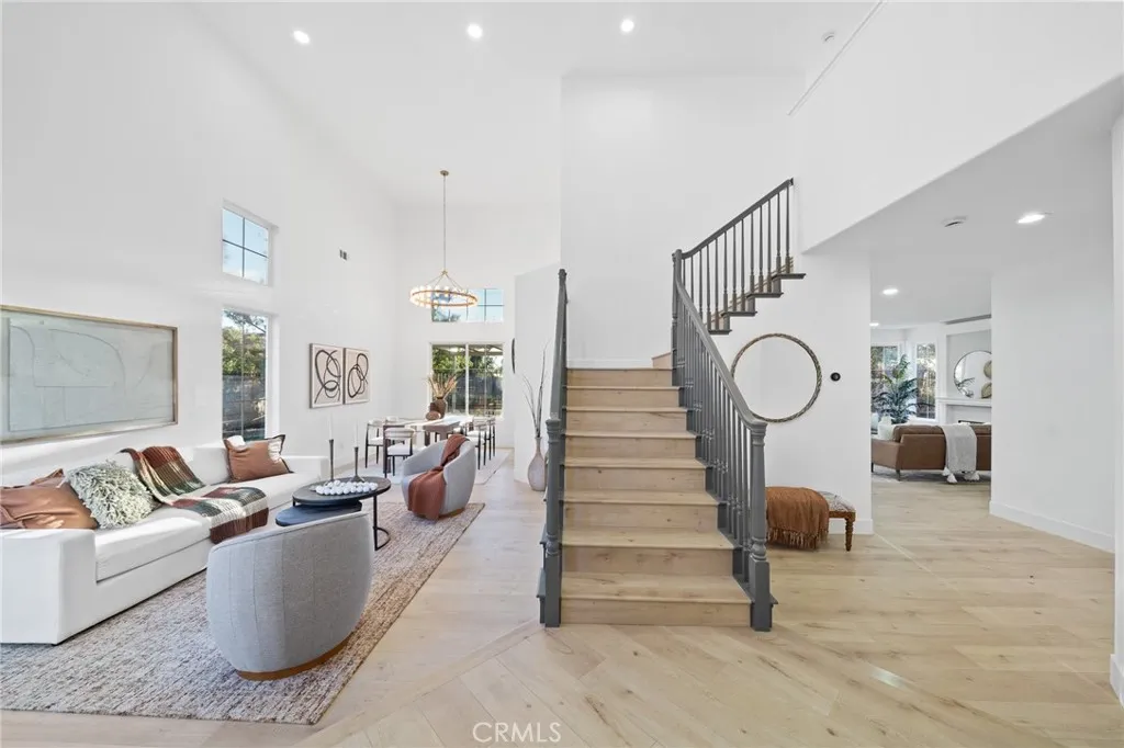 22751 Maplewood