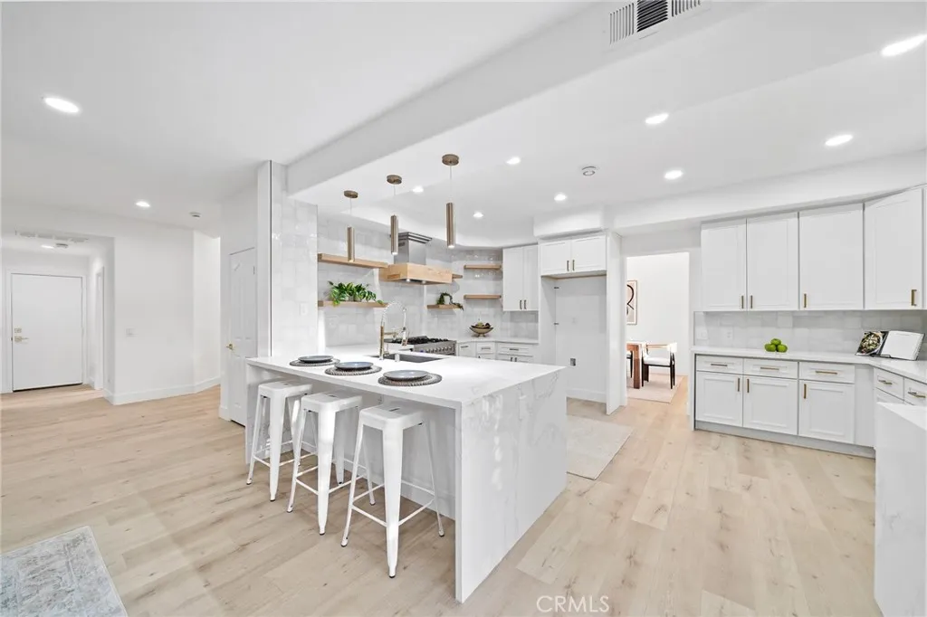 22751 Maplewood