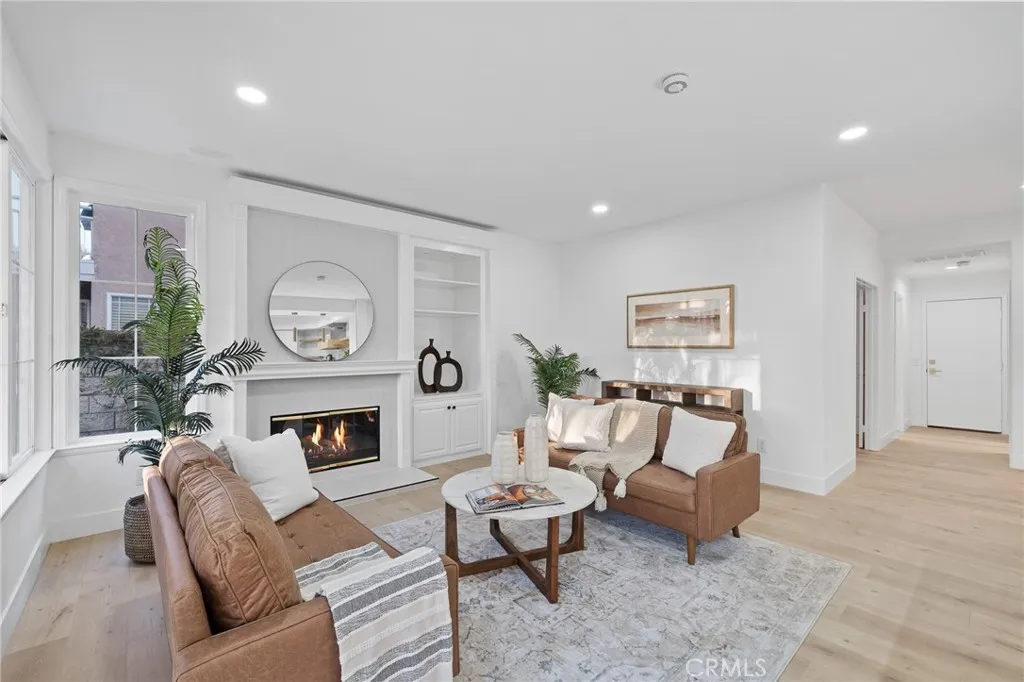 22751 Maplewood