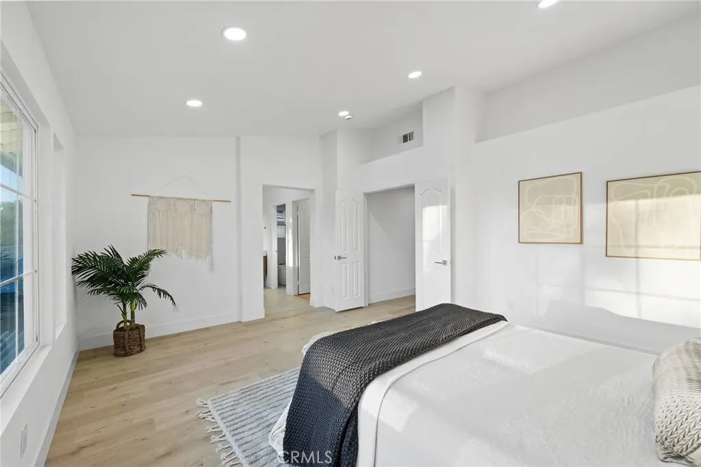 22751 Maplewood