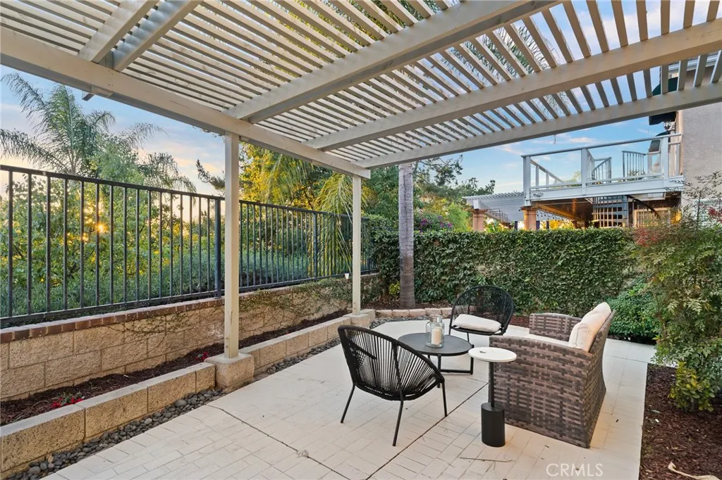 22751 Maplewood
