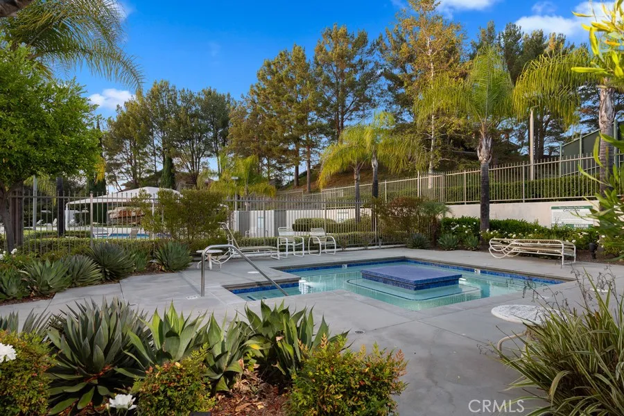 22751 Maplewood