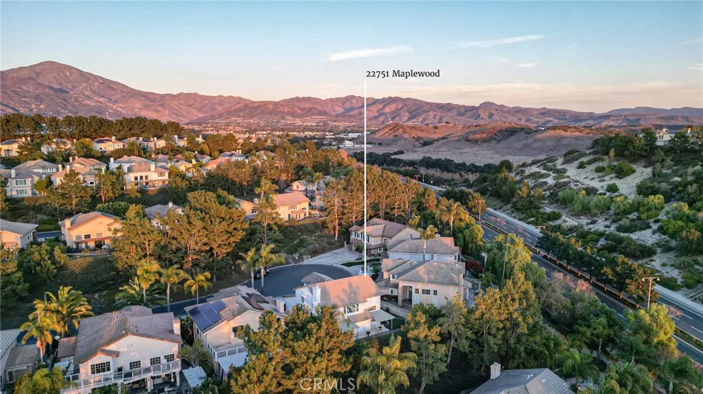 22751 Maplewood