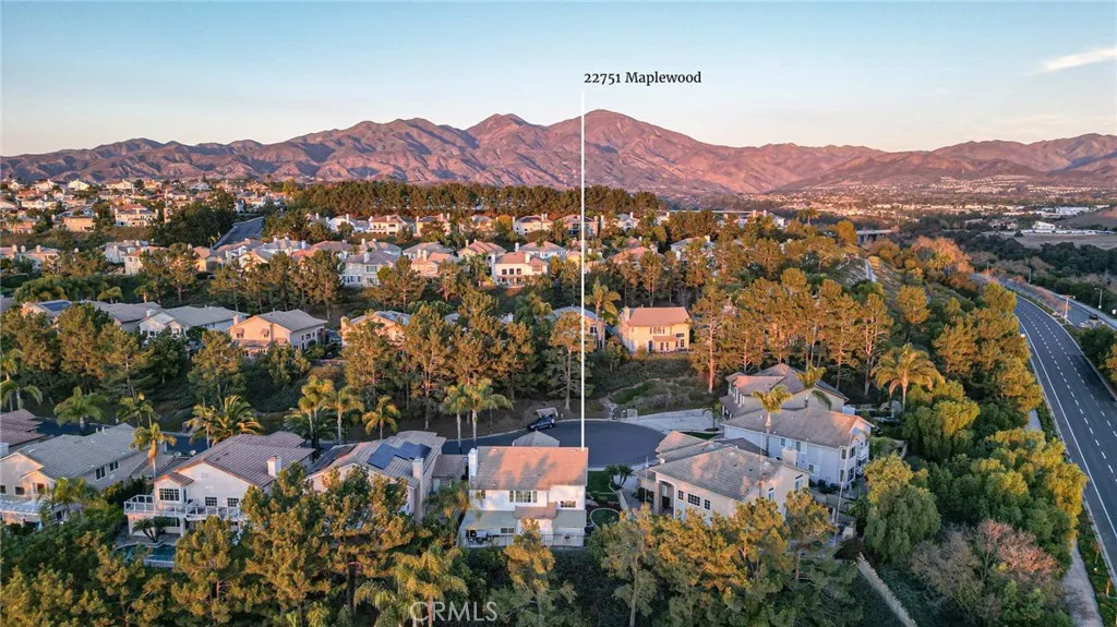 22751 Maplewood