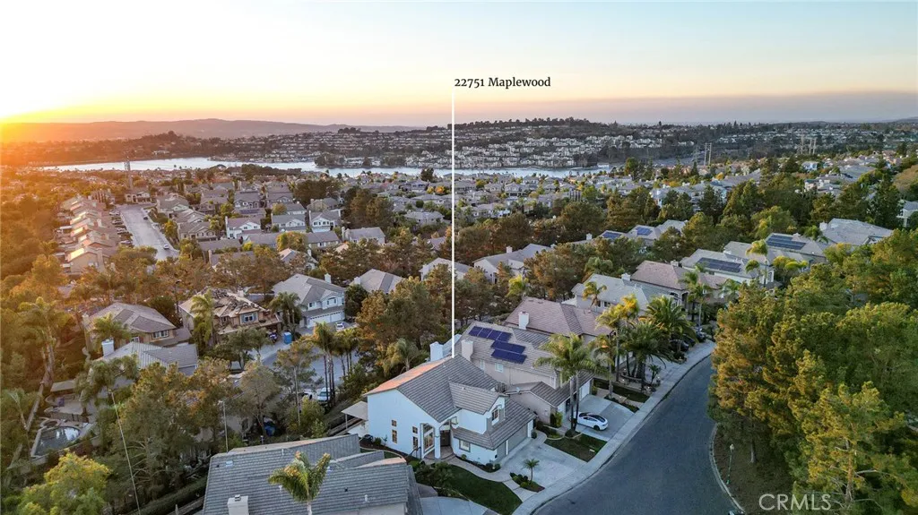 22751 Maplewood