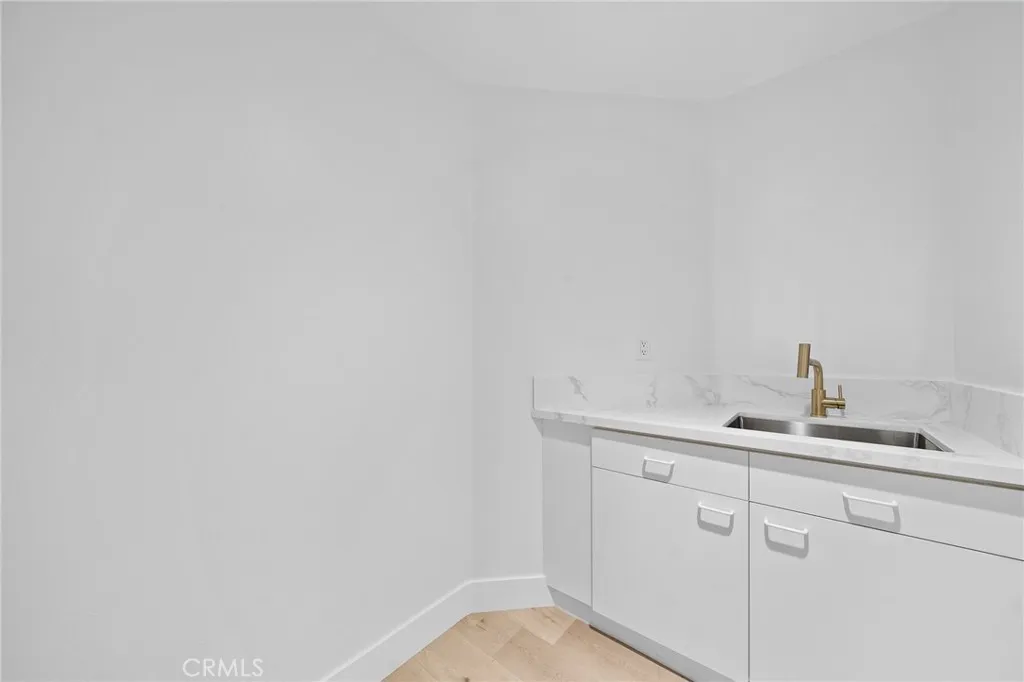 22751 Maplewood