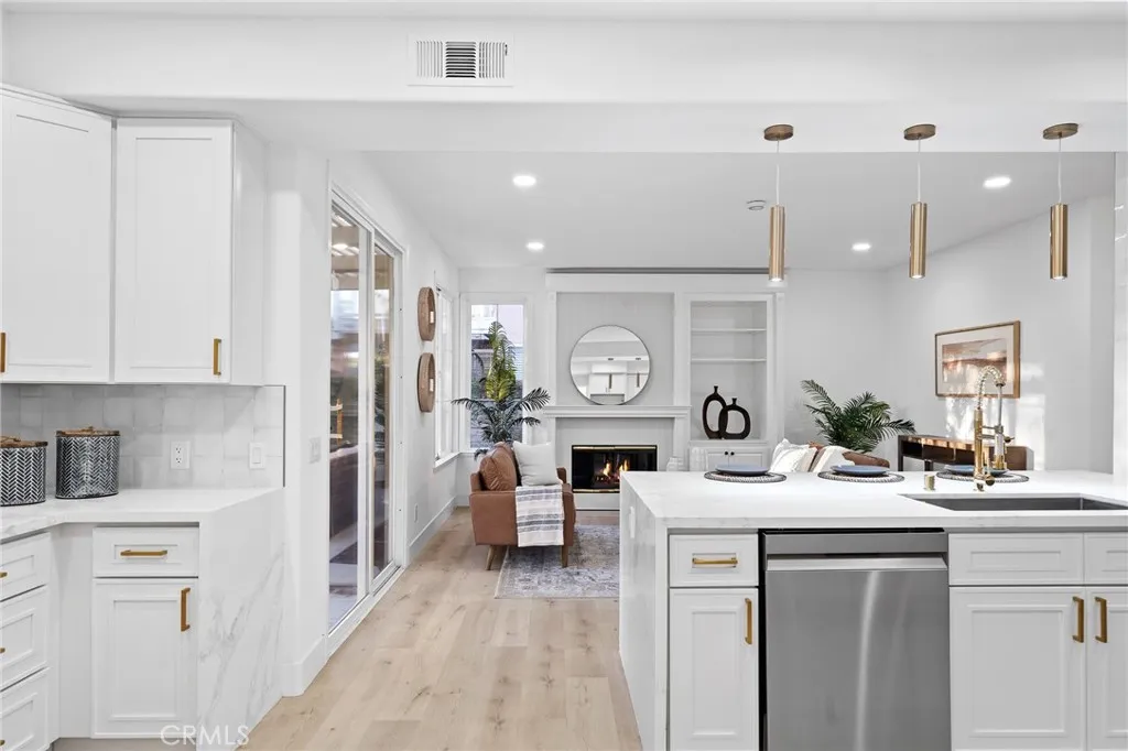 22751 Maplewood