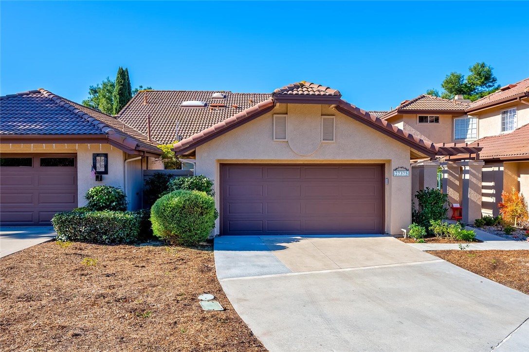 27375 Paseo Laguna
