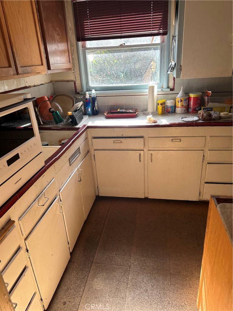 1308 W Amerige Avenue