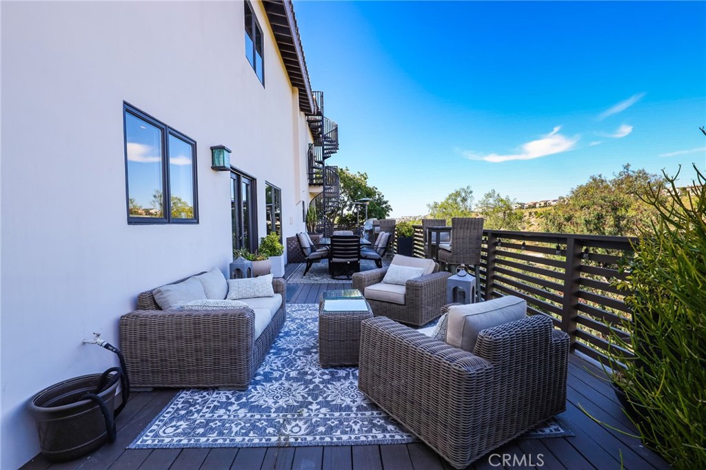 4202 Calle Bienvenido