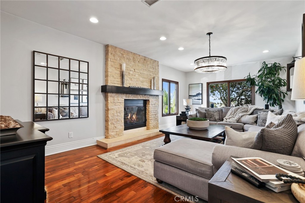 4202 Calle Bienvenido