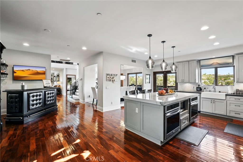 4202 Calle Bienvenido