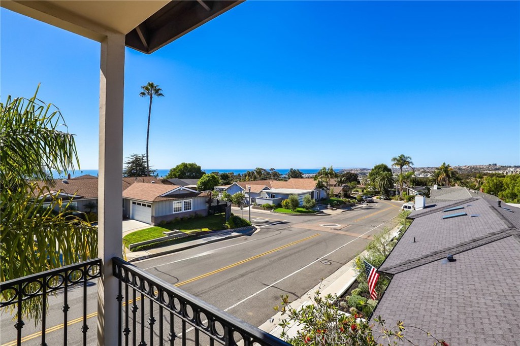 4202 Calle Bienvenido