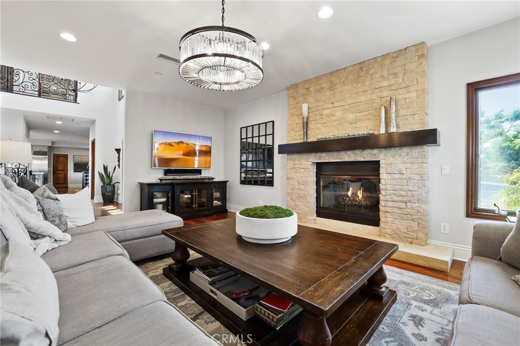 4202 Calle Bienvenido