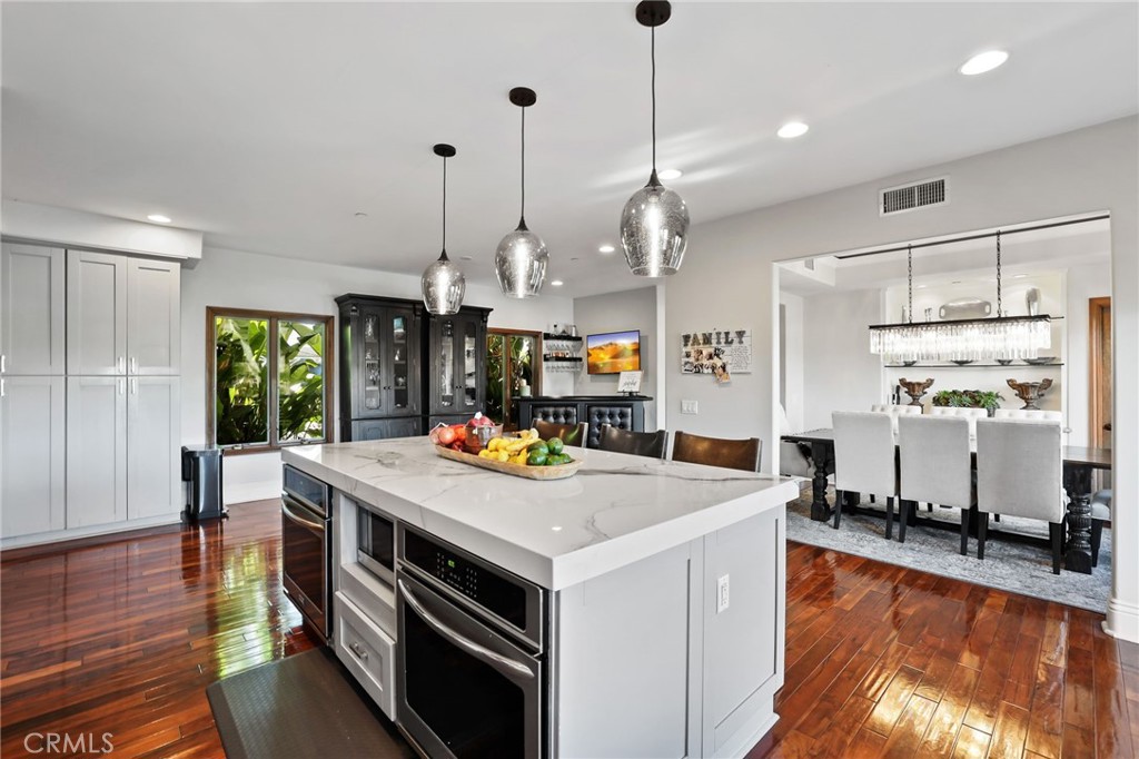 4202 Calle Bienvenido