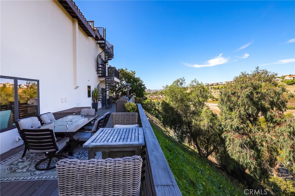 4202 Calle Bienvenido