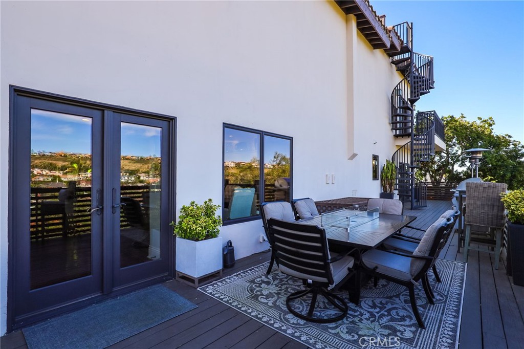 4202 Calle Bienvenido