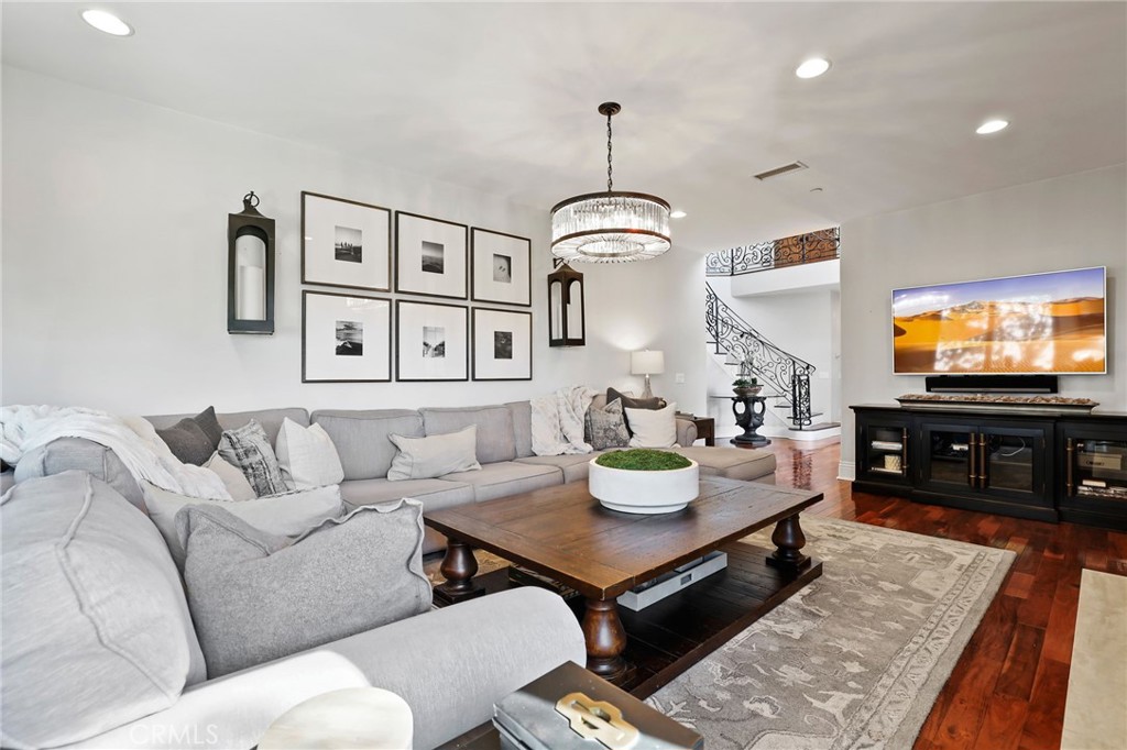 4202 Calle Bienvenido