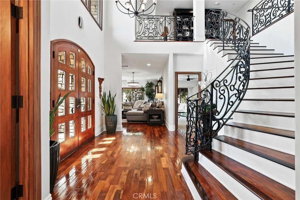 4202 Calle Bienvenido