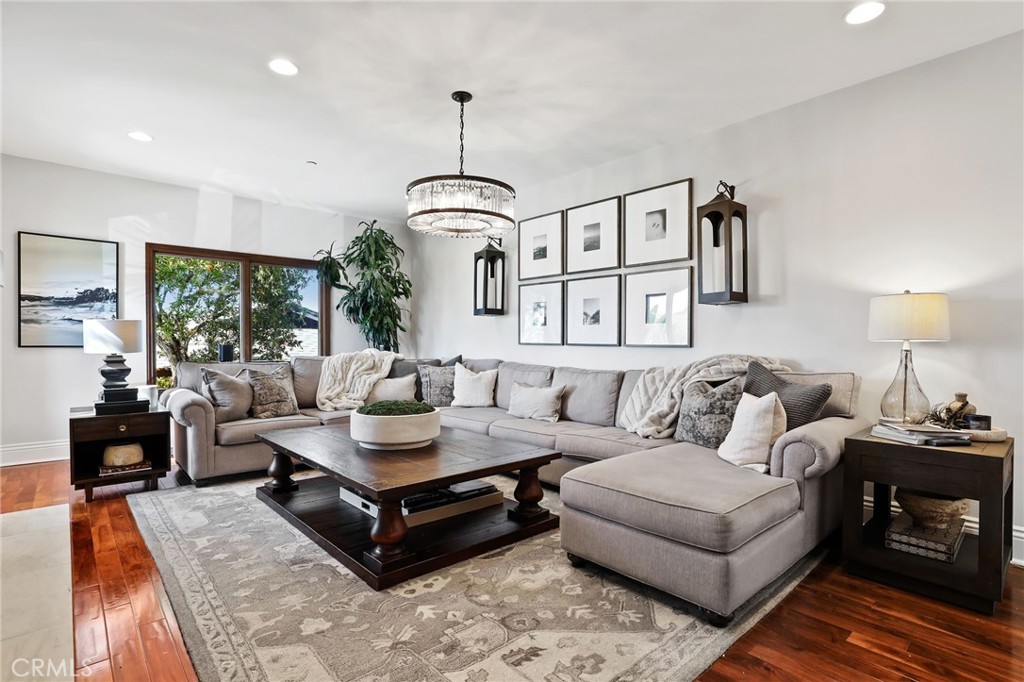 4202 Calle Bienvenido