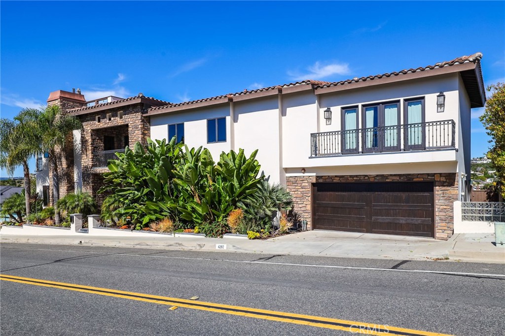 4202 Calle Bienvenido