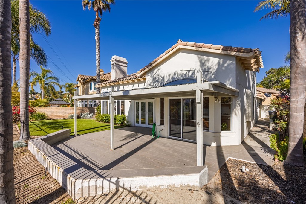 1736 Blackbird Circle