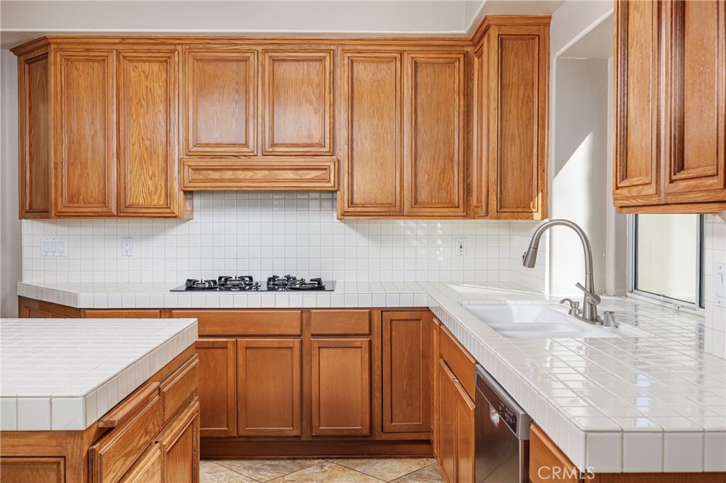 1736 Blackbird Circle